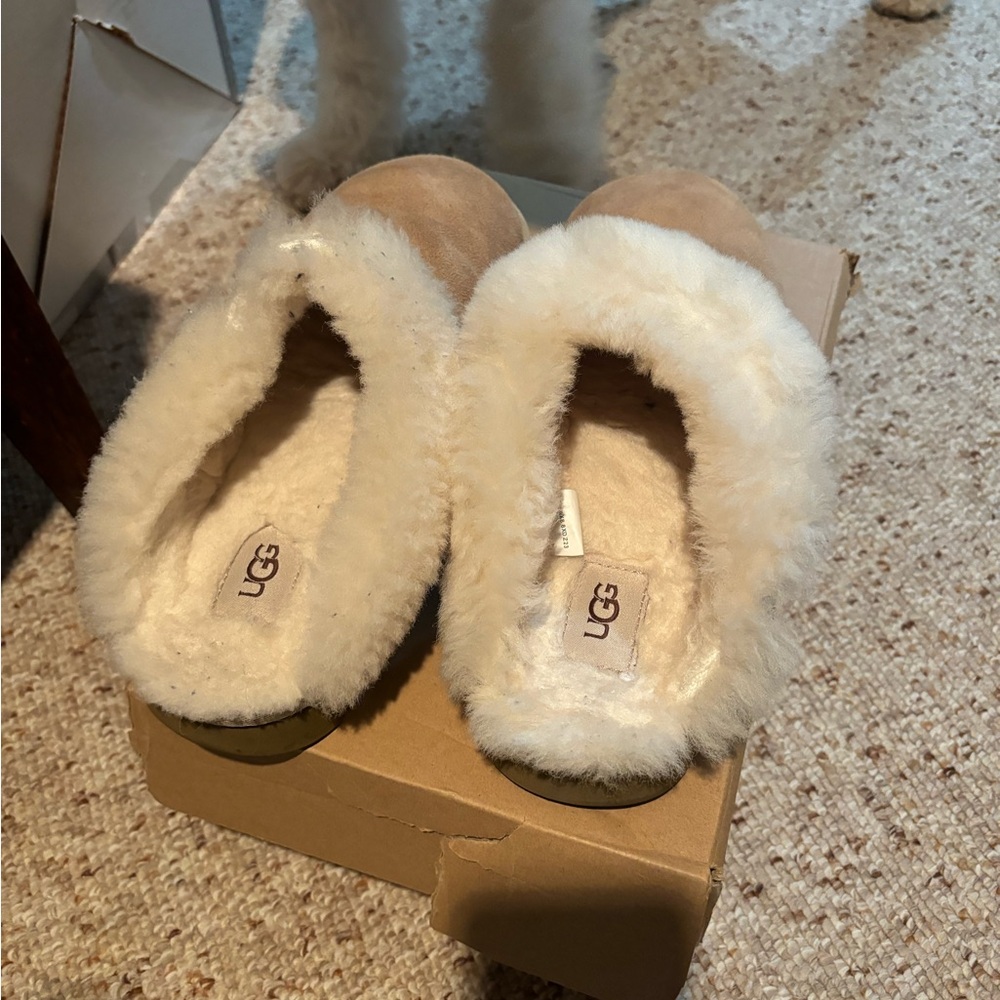 UGG women’s cluggette size 8 - Picture 3 of 8
